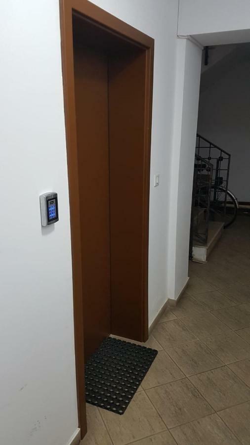 Tina Apartament 2 Craiova Dış mekan fotoğraf